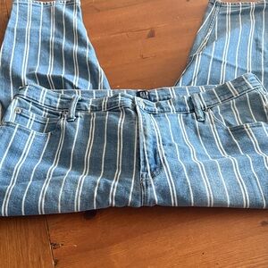 Gap 1969 Size 18 capris jeans. Like New